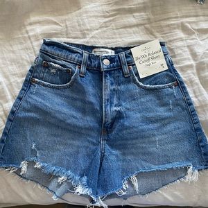 NWT Abercrombie 90s Relaxed Cutoff Shorts